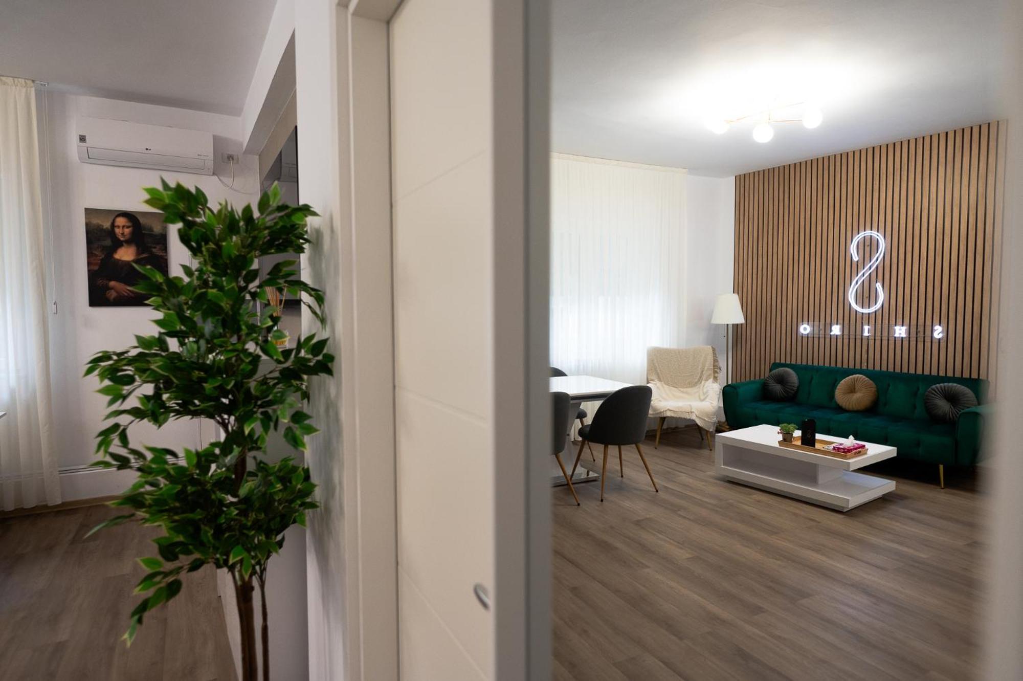 Shiro Athenee Apartament *